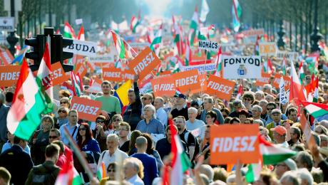 A FIDESZ vereségét jósolja egy nemzetközi kutatóintézet